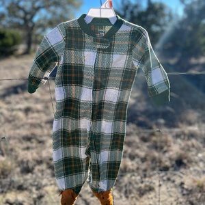 Carters 6 month baby onesie/footies